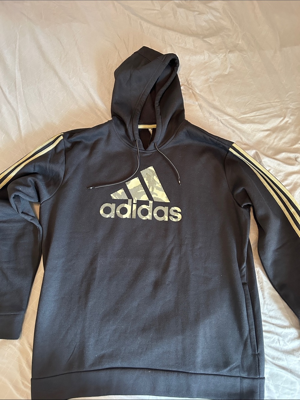 🔥adidas Black Hoodie EUC